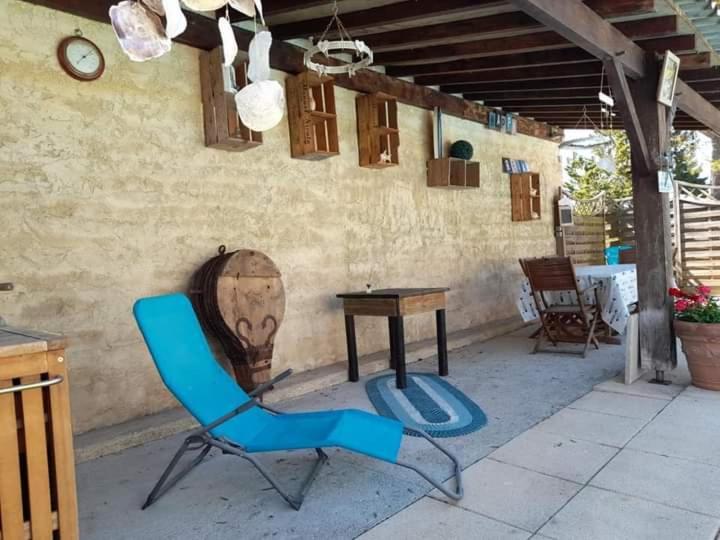 Bed and Breakfast Les Demeures De La Laigne Allas-Bocage Esterno foto