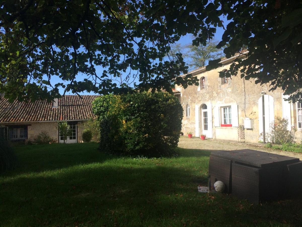 Bed and Breakfast Les Demeures De La Laigne Allas-Bocage Esterno foto