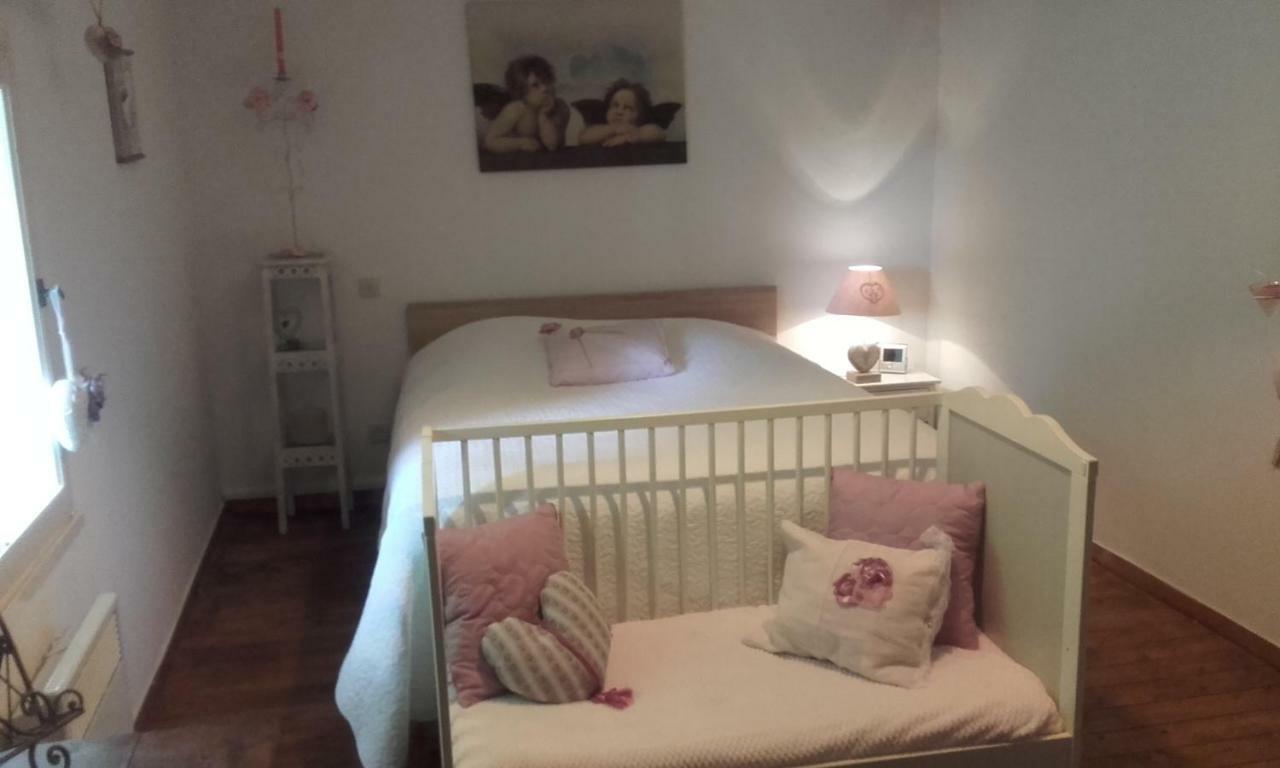 Bed and Breakfast Les Demeures De La Laigne Allas-Bocage Esterno foto